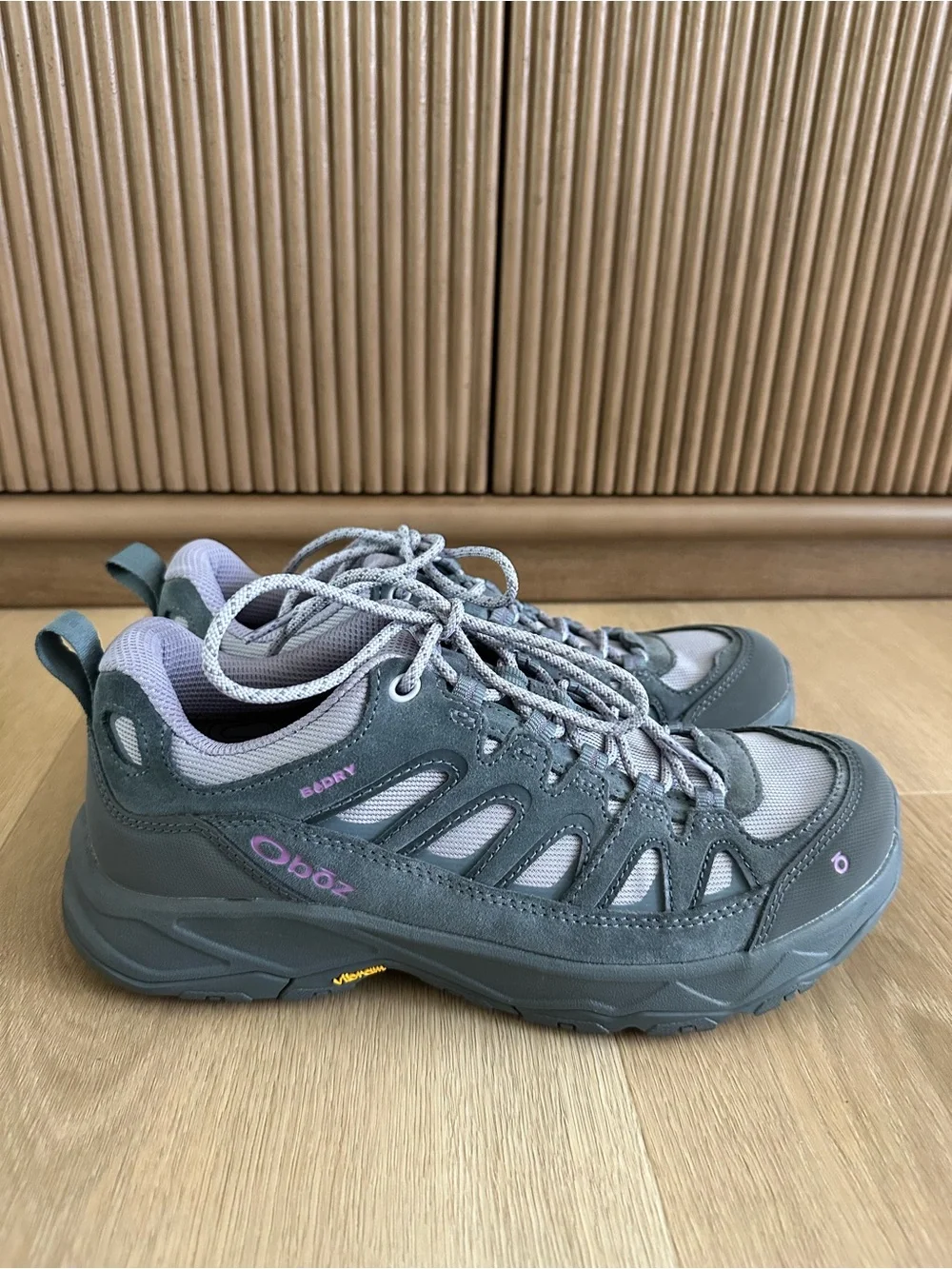 Women's Oboz Sawtooth Ascent Low Waterproof Hiking Shoes size 10 like new